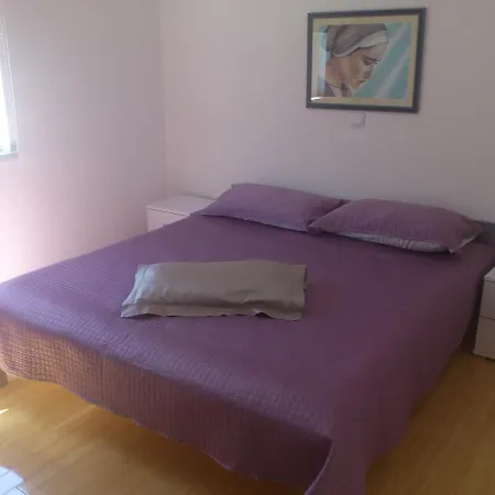 Aprtmani More אתר קמפינג *