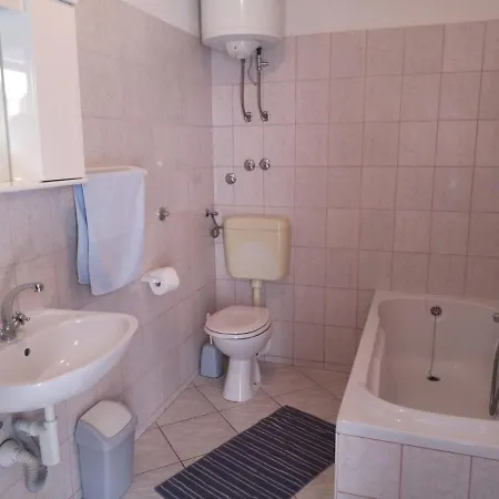 Aprtmani More Kemping Trogir