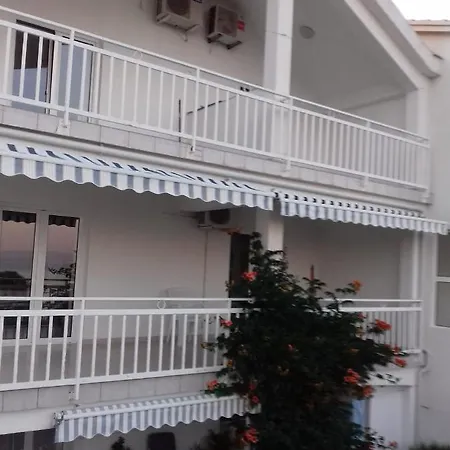 Aprtmani More Kemping Trogir